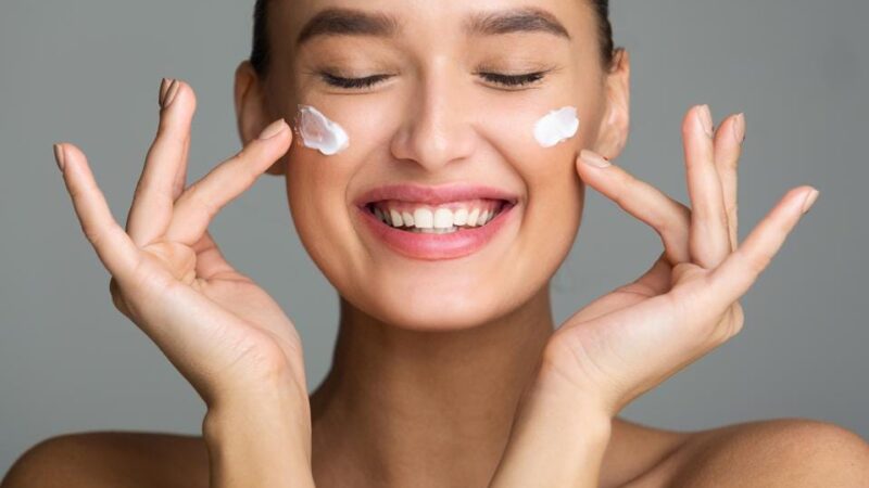 Why is Choosing A Moisturizer Important for the Skin? 