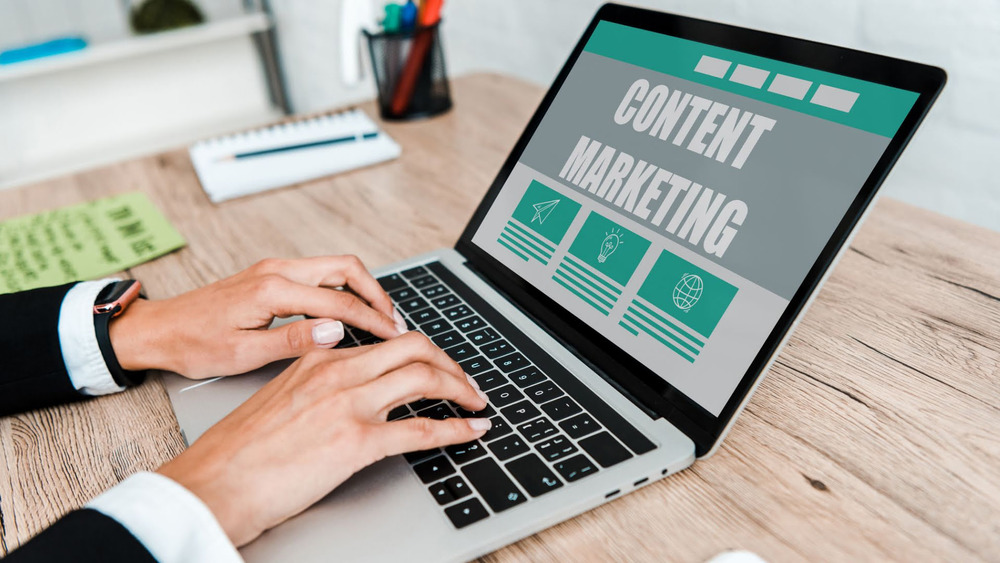 content marketing image on a laptop 